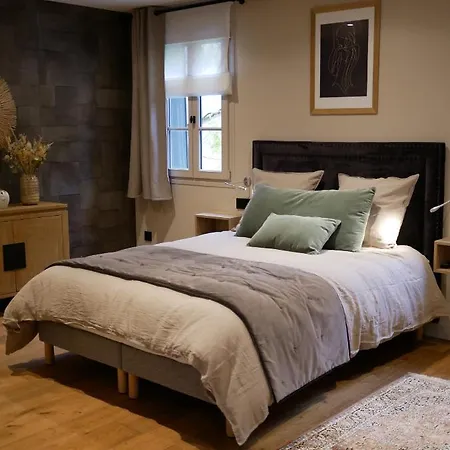 فندق مبيت وإفطار Le Lavoir Des Capucins 3*